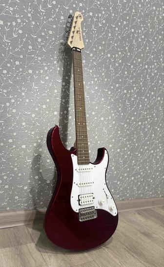 Yamaha pacifica 012 red