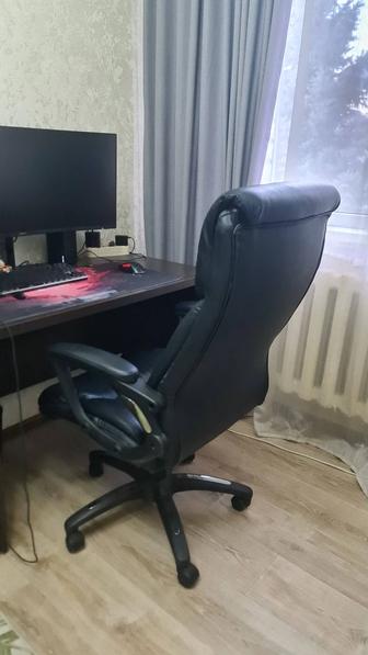 Кресло офисное