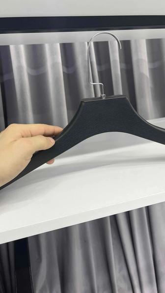 Вешалка и Маникен