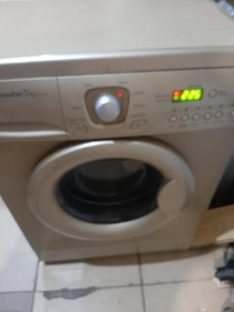 Стиральная машина LG на 5 кг. Гарантия. Доставка. .