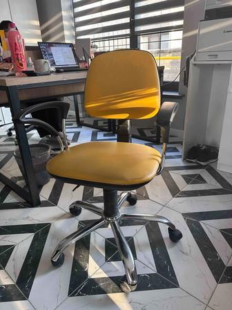 Продам кресла офисные