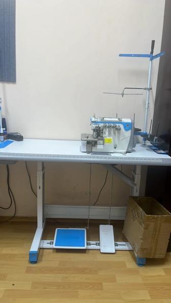 Продам оверлок четырехнитка jack новый