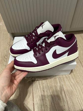 Продам кроссовки Nike air Jordan