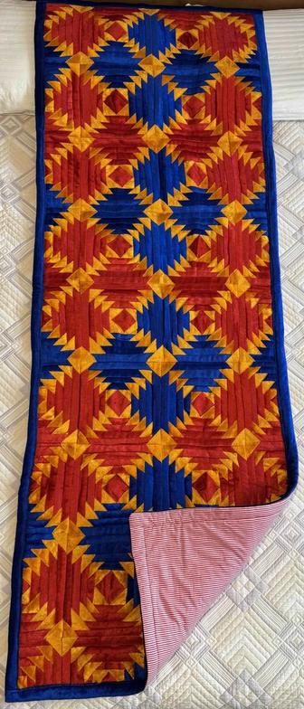 Құрақ төсеніш (орындыққа/диванға), жаңаға жақын