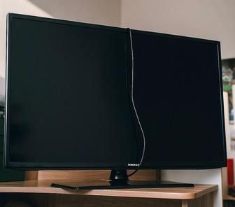 Продаю телевизор Samsung Smart TV