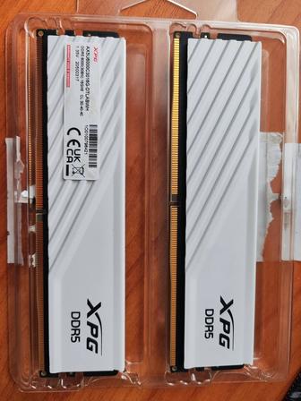 Оперативная память ADATA AX5U6000C3016G-DTLABWH32 Гб