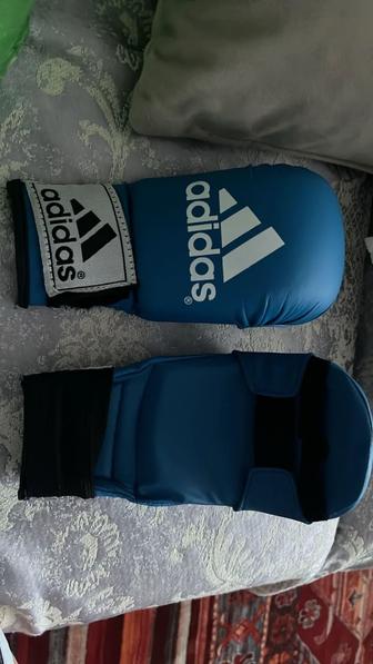 Продам защитные перчатки для карате