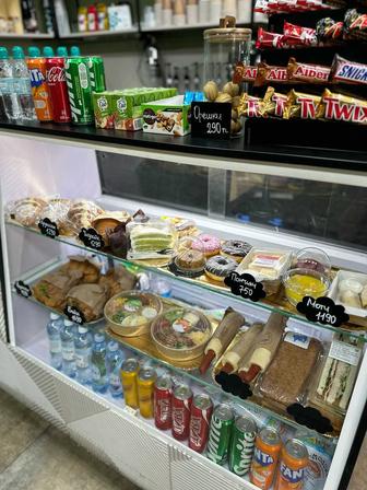 Продается витринный холодильник