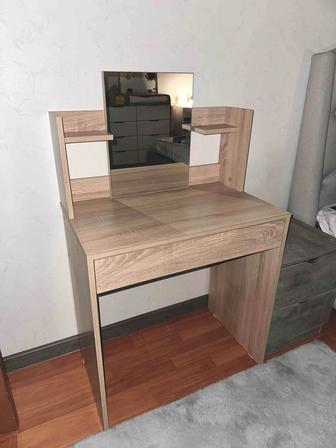 Туалетный стол