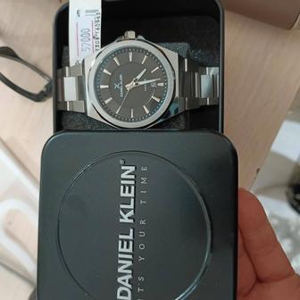 Часы Daniel Klein