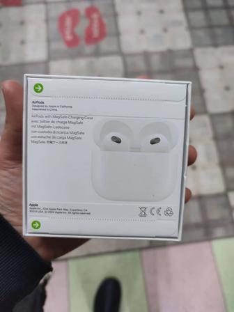 Наушники Apple AirPods 3 with Lightning Charging Case белый