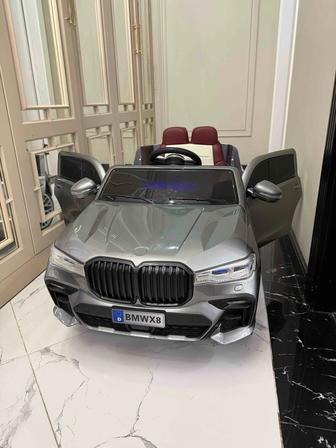 Большая машина на пульте управления