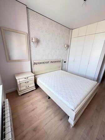 Продам спальный гарнитур