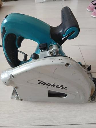 Продам погружную пилу Makita