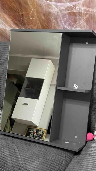 Шкаф с зеркалом для ванной