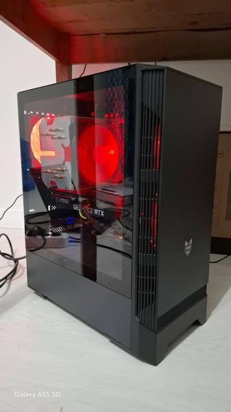 Игровой компьютер с монитором