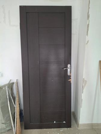 Межкомнатная дверь с ручкой и замком БЕСПЛАТНО