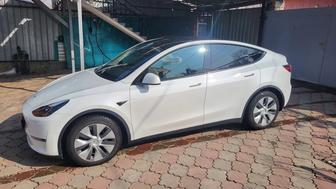 Tesla Y аренда с водителей