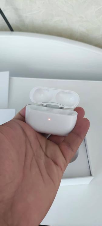 Оригинал кейс от Airpods pro