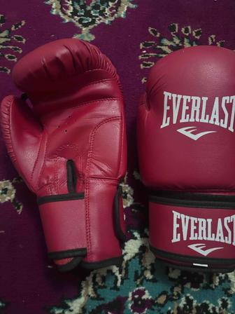 боксерские перчатки