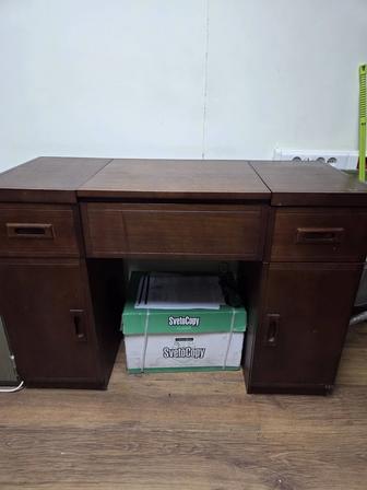 столик туалетный с зеркалом трюмо