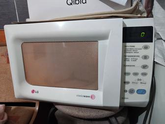 Продаю микроволновую печь LG модель в идеальном состоянии, модель MS-2042G