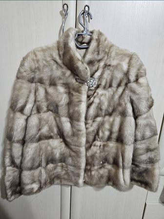Продам норковую шубу женская.
