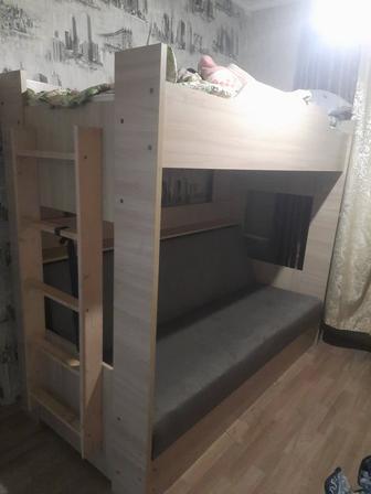 Кровать двухъярусная