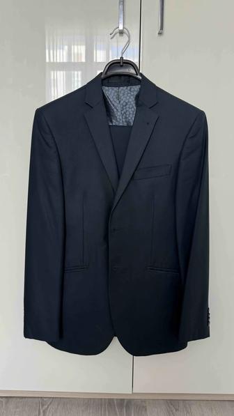Продам мужской костюм 46 р.