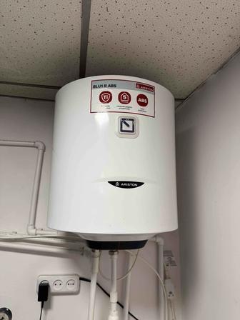 Водонагреватель Ariston ABS BLU R 50V 50 литров Компактный бойлер