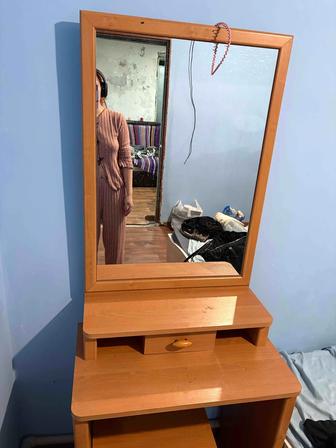 Продаю трюмо