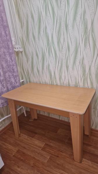 Стол в хорошем состоянии