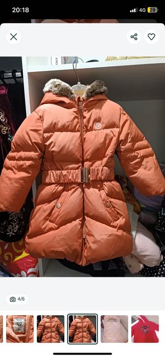Продам куртку для девочек