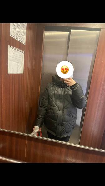Продам куртку женскую