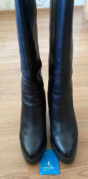 Зимние женские сапоги