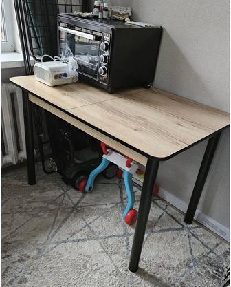 Продам кухонный стол