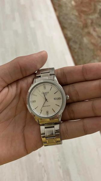 Tissot часы кварцевые