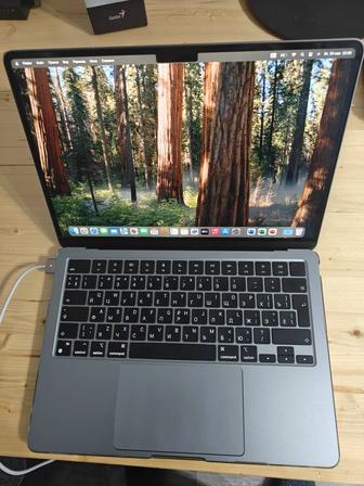 MacBook Air 13.6