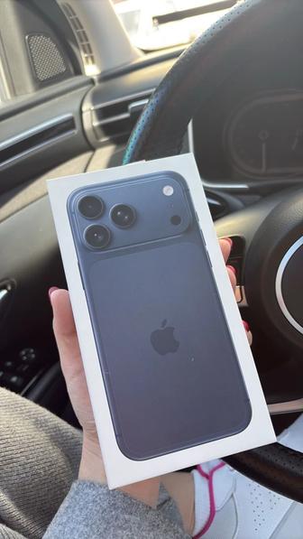 Телефон 17про max 256