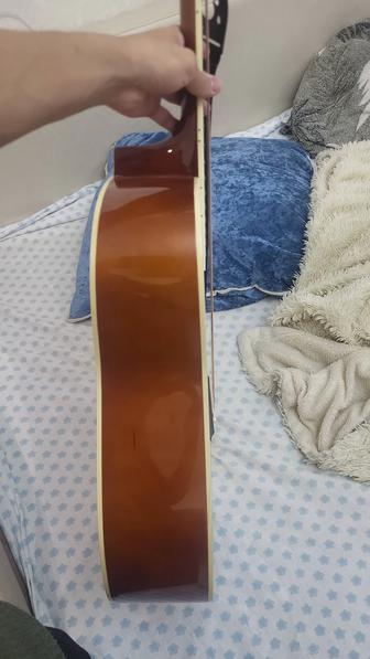 Гитара акустическая, большая, состояние отличное