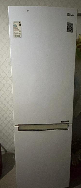 Продам холодильник