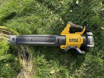 Аккумуляторная воздуходувка Dewalt DCMBL562N-XJ (б/у)