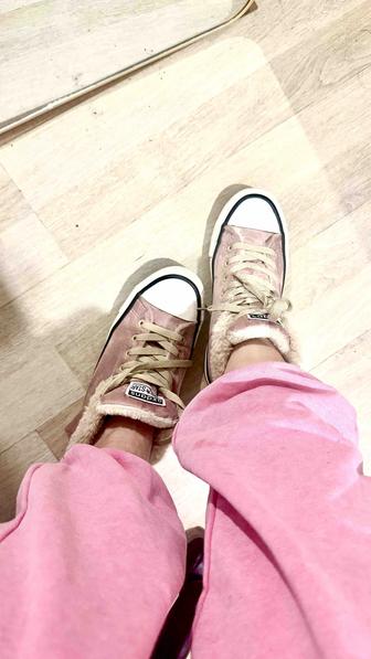 Дешево теплые кеды с мехом в отличном состоянии