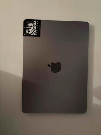 Ноутбук Apple MacBook Air  Гб / SSD 256 Гб / macOS / MC7W