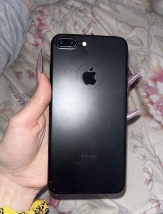 Продам IPhone 7