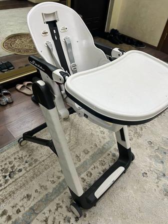 Детский стульчик для кормления от Peg Perego