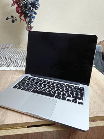 MacBook Pro Retina 13 (Early 2015, A1502)