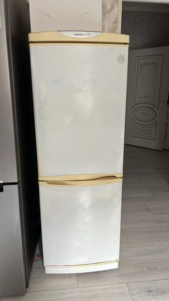 Продаю холодильник