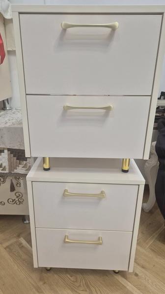 Прикроватные тумбы