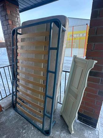 Продается кровать с матрасом